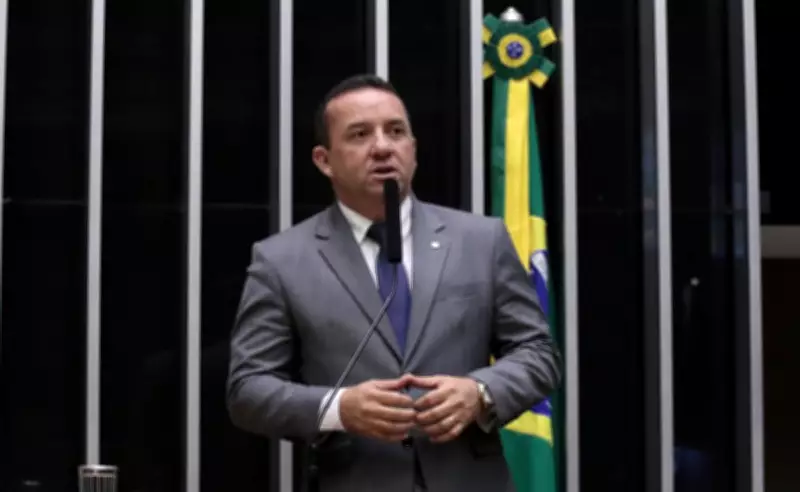 MP Eleitoral de Roraima investiga deputado federal por uso de 'Carreta da Mulher' em pré-campanha