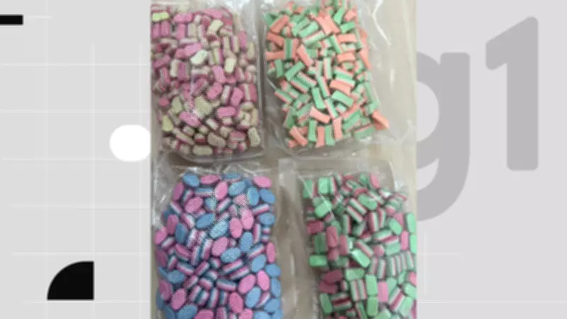 Mulher é presa ao receber encomenda com mil comprimidos de ecstasy em Campina Grande