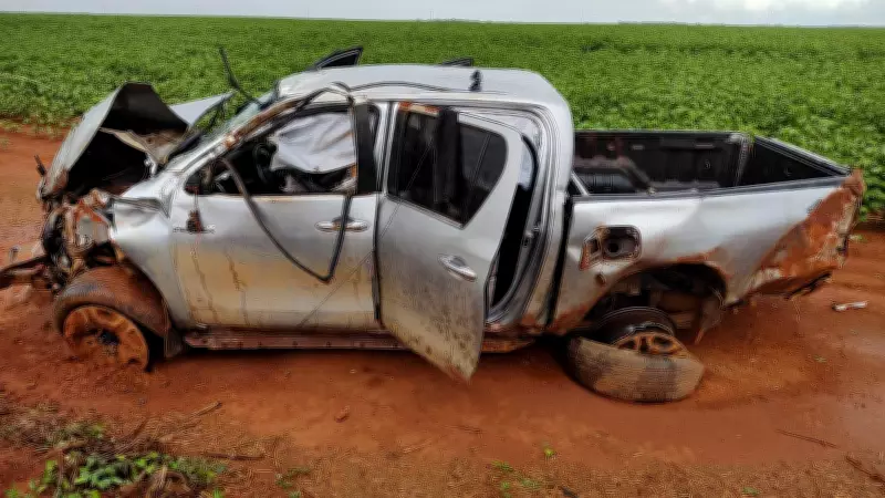 Mulher de 29 anos morre após capotar caminhonete na MG-060 em São Gonçalo do Abaeté