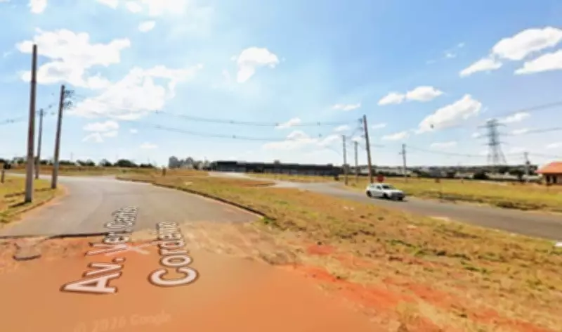 Mulher morre em colisão frontal entre ônibus e moto na contramão em Uberlândia