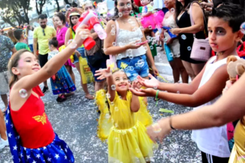 Muriçoquinhas e Melhor Idade animam pré-carnaval em João Pessoa com encontro de gerações
