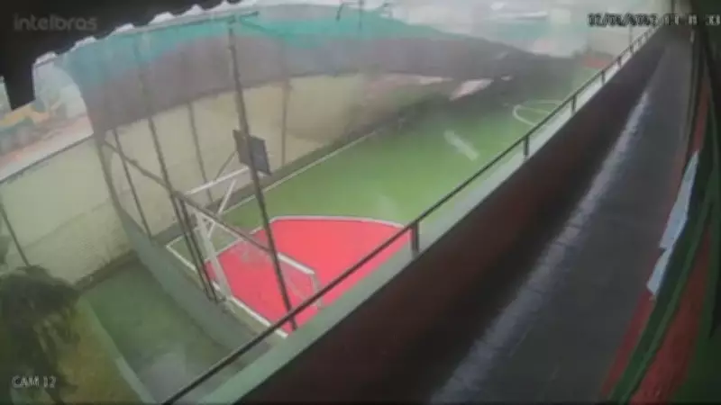 Muro de escola estadual desaba durante forte chuva em Belo Horizonte