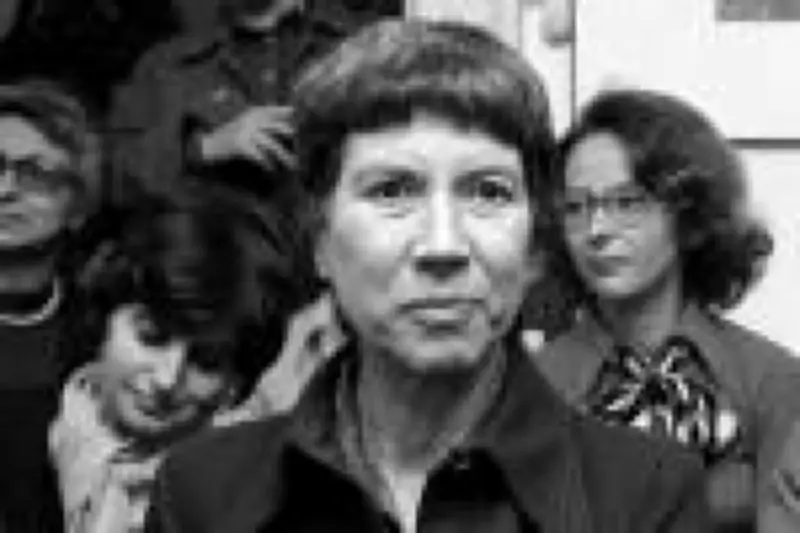 Natalia Ginzburg explora resistência ao fascismo em 'As Vozes da Noite'