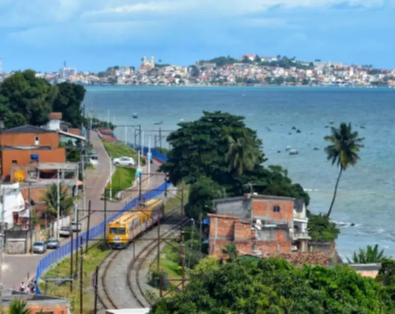 Naufrágio em Salvador: sete pessoas resgatadas com ajuda de moradores em Itacaranha