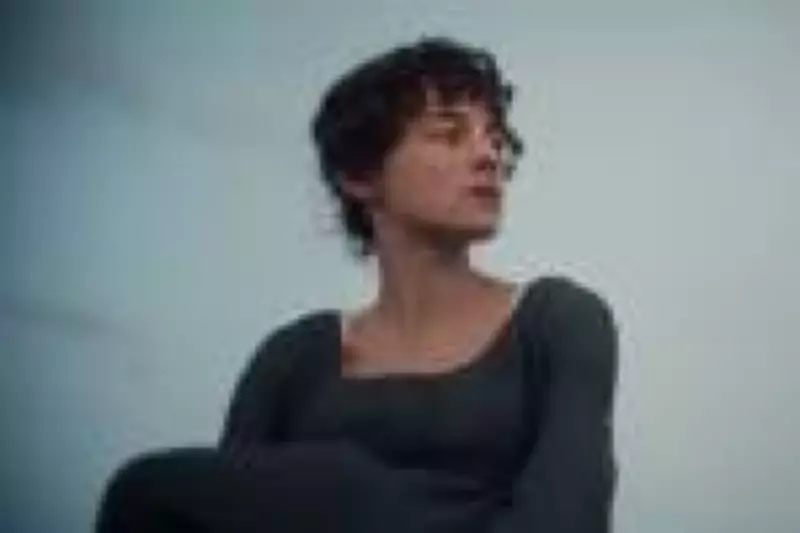 Netflix revela trailer da nova série 'Orgulho e Preconceito' com Emma Corrin e Jack Lowden