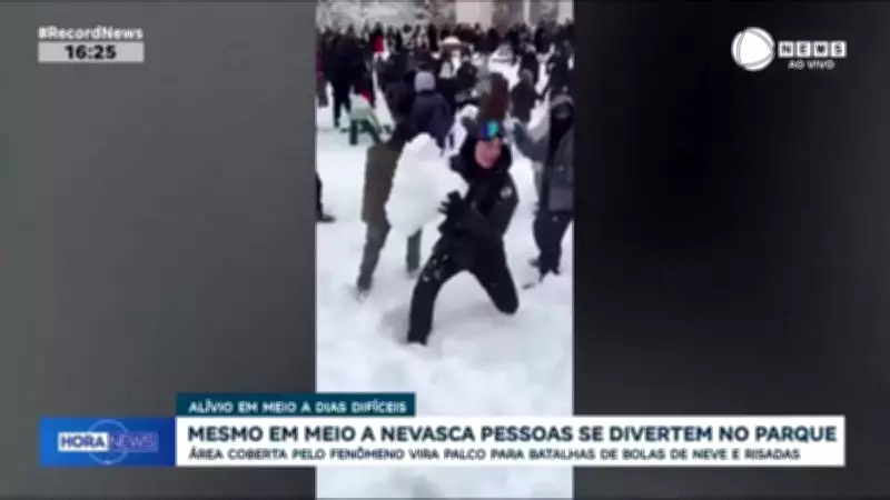 Nevasca em Nova York vira cenário de diversão para moradores e turistas