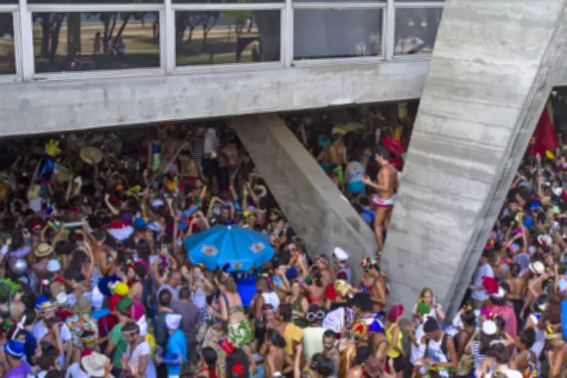 New York Times destaca Boi Tolo, bloco icônico do carnaval carioca que completa 20 anos