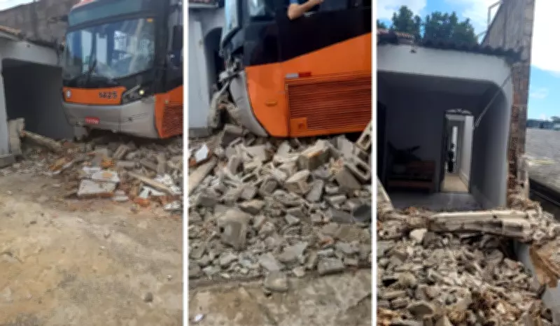 Ônibus do BRT invade casa após erro em manobra e derruba muro em Campinas