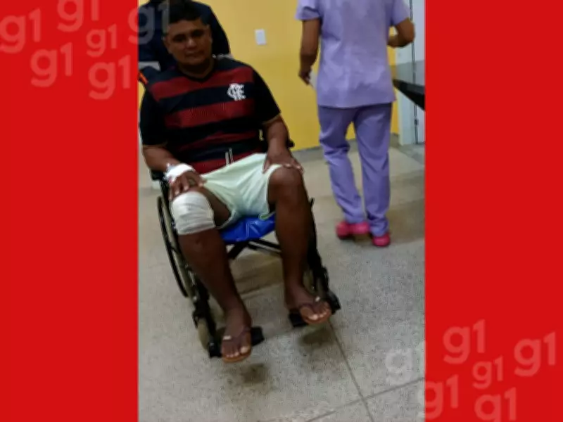 Ônibus tomba na BR-364 no Acre e deixa assessor parlamentar com fratura na coluna