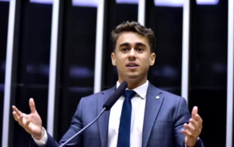 Nikolas Ferreira desmente apoio a Matheus Simões em MG e PL busca candidato para Flávio Bolsonaro