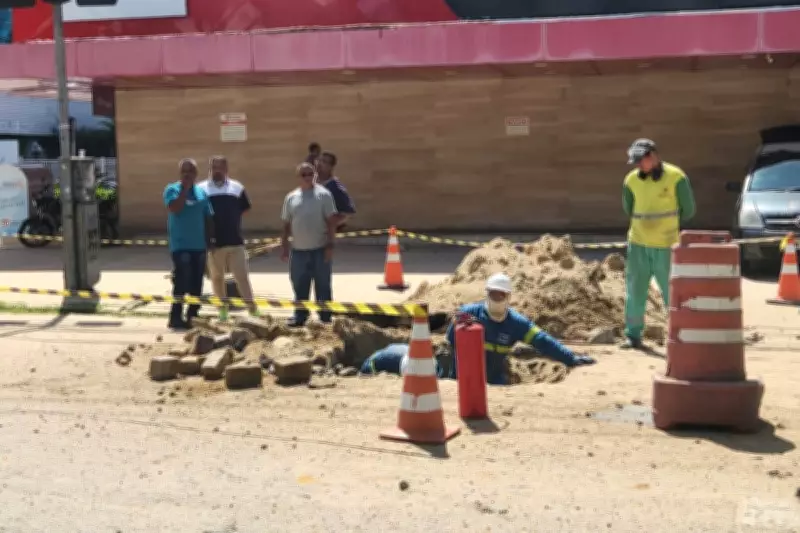 Obra da Prefeitura de Santos atinge encanamento e causa vazamento de gás no Boqueirão