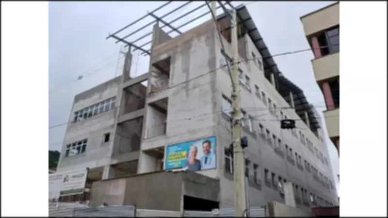 Obras do Hospital do Câncer CETAS em Poços de Caldas atingem fase crucial de cobertura