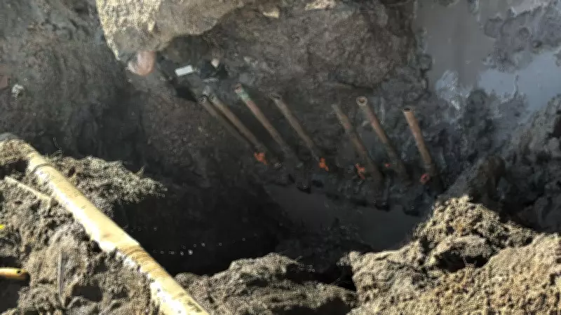 Operações desarticulam pontos de furto de água que desviavam mais de 400 mil litros no RJ