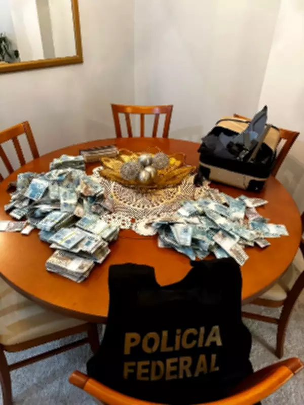 Operação Barco de Papel: PF apreende mala com dinheiro jogada pela janela em SC