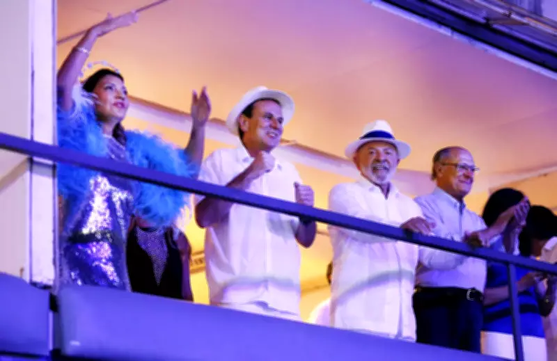 Oposição critica desfile de escola de samba que homenageou Lula no Carnaval