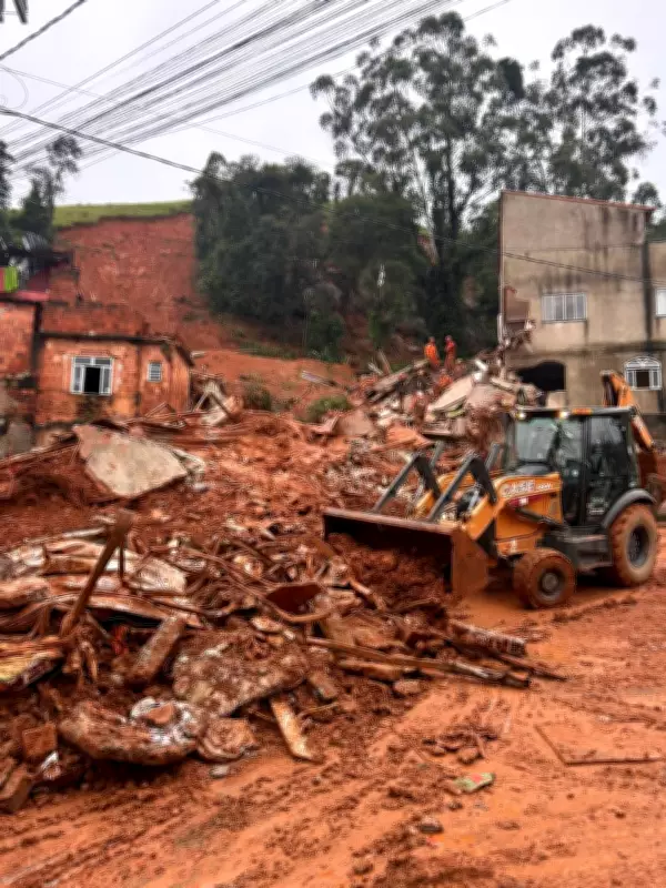 Pai busca filha de seis anos desaparecida após deslizamento em Juiz de Fora