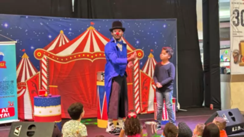 Palhaço Nicolau Encanta Crianças com Show de Mágica e Oficinas no Pátio Limeira Shopping
