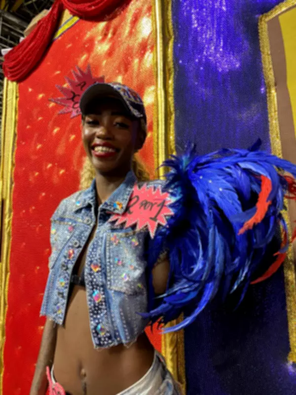 Passista 'Barbie do Samba' enfrenta crise financeira após amputação e busca justiça