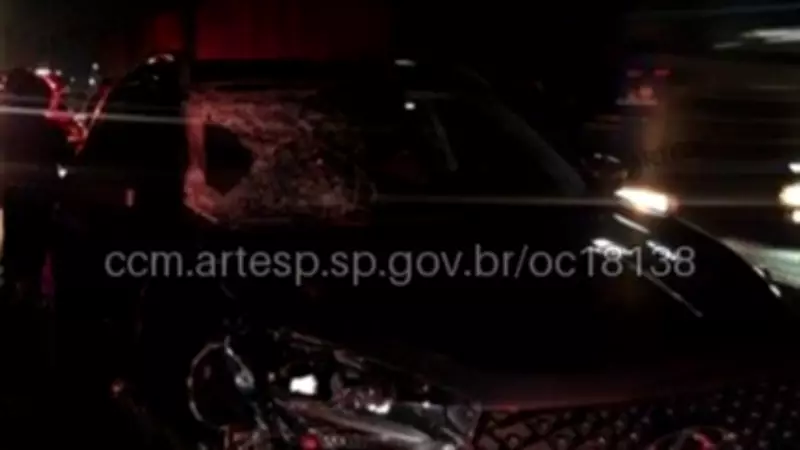 Pedestre morre atropelado na Rodovia dos Bandeirantes em Jundiaí; impacto abre buraco no parabrisa