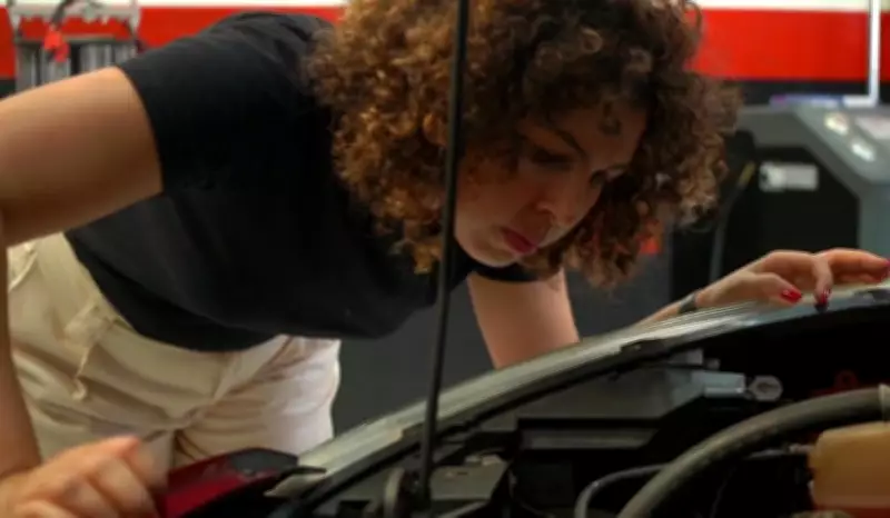 Piracicaba oferece 200 vagas em oficina gratuita de mecânica básica exclusiva para mulheres