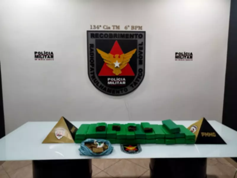 PM prende dois jovens com 25 barras de maconha em Governador Valadares