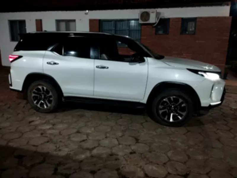 Polícia apreende carro de luxo clonado avaliado em R$ 300 mil em rodovia de Minas Gerais