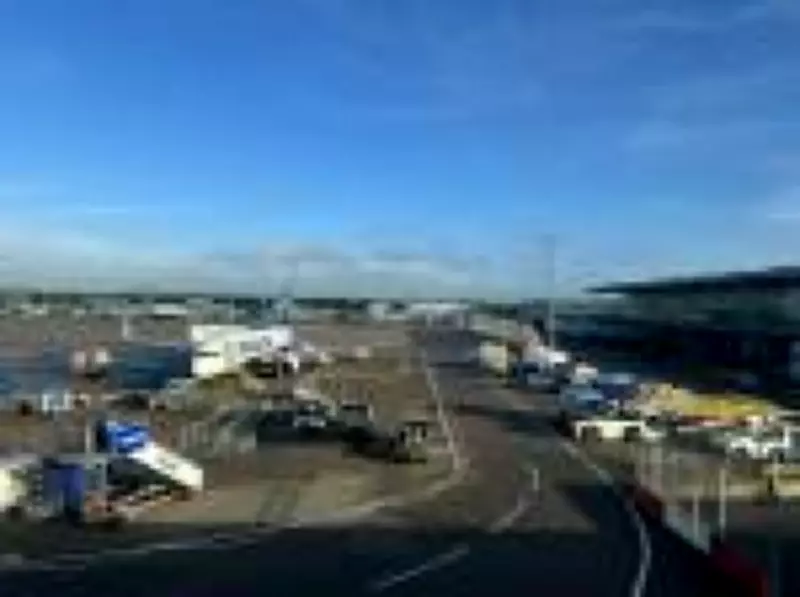 Polícia britânica investiga uso de aeroportos no tráfico ligado a Epstein