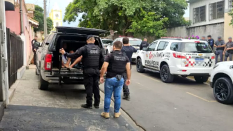 Polícia Civil prende quatro suspeitos de comandar tráfico de drogas em Sarapuí (SP)
