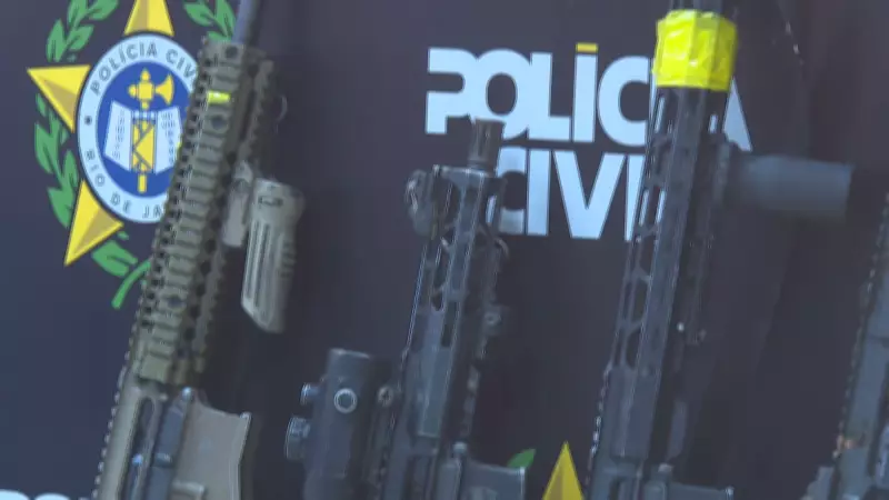 Polícia do Rio impede ataque entre facções e apreende fuzis na Zona Oeste