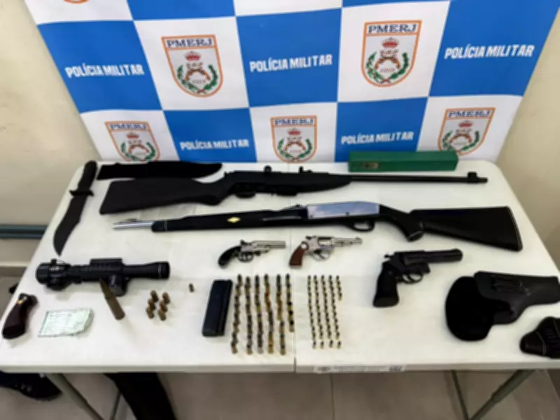 Polícia Militar apreende arsenal com armas e munições em Volta Redonda, RJ