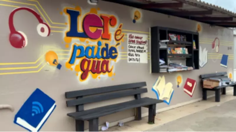 Ponto de ônibus vira biblioteca comunitária em Macapá com projeto 'Ler é Paidegua'