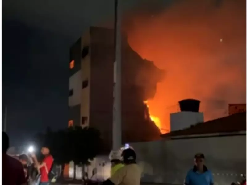 Prédio em Caruaru desaba parcialmente após incêndio em depósito de tecidos