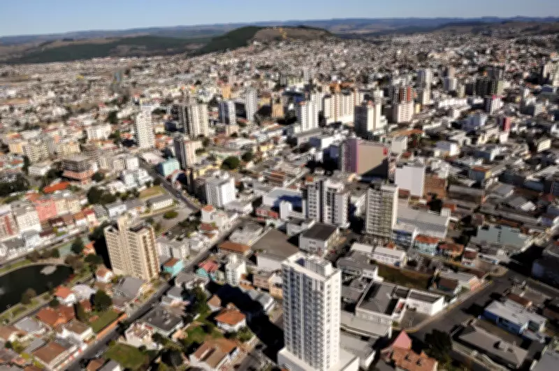 Prefeitura de Lages abre processo seletivo com 85 vagas e salários de até R$ 3 mil