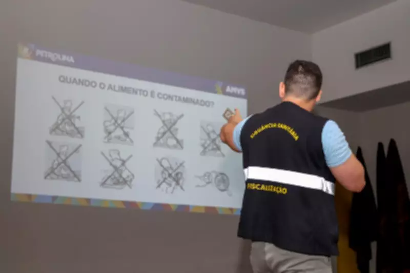 Prefeitura de Petrolina capacita ambulantes para Carnaval com foco em segurança alimentar