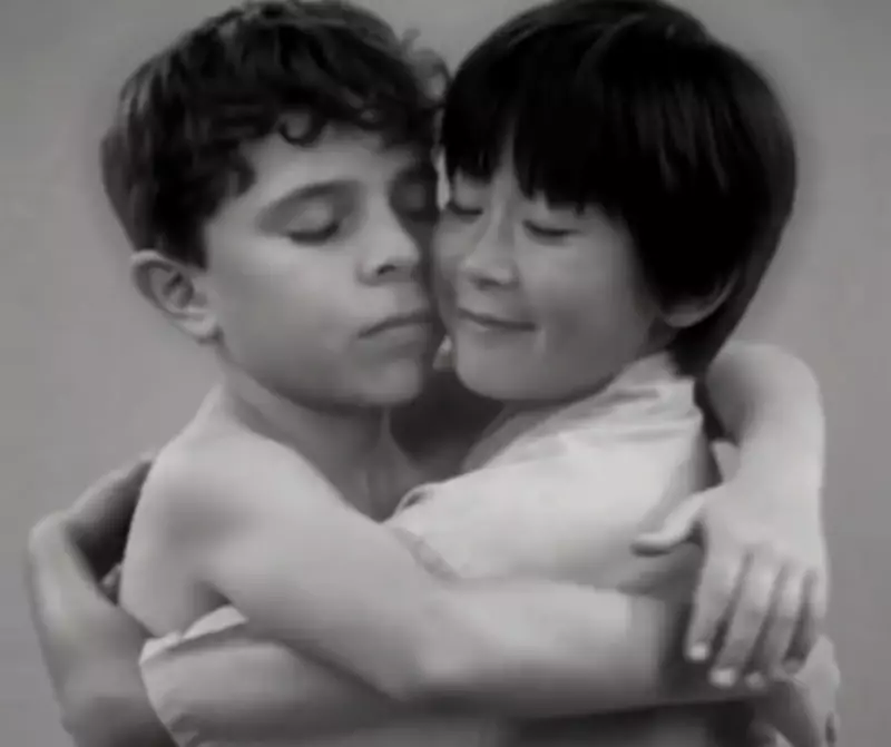 Presidente sul-coreano usa IA para criar vídeo simbólico abraçando Lula na infância