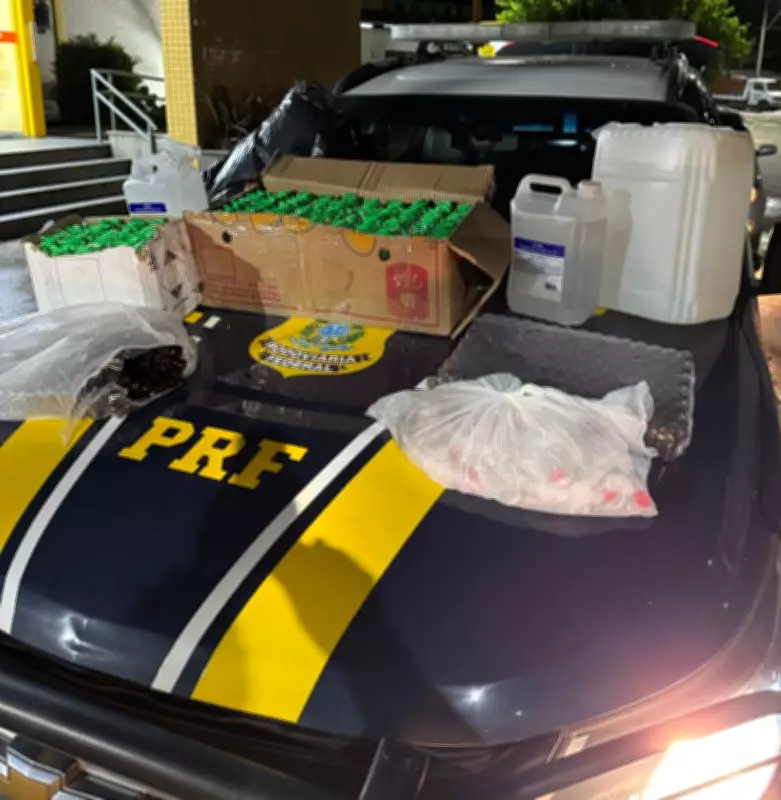 PRF prende homem com 260 frascos de lança-perfume e 700 vazios na BR-040 em Petrópolis