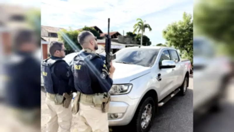 PRF recupera caminhonete roubada em abordagem na BR-163, em Santarém