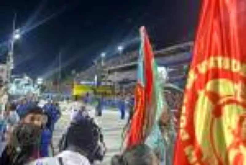 Problema em carro da Velha Guarda da Portela abre buraco e compromete desfile na Sapucaí