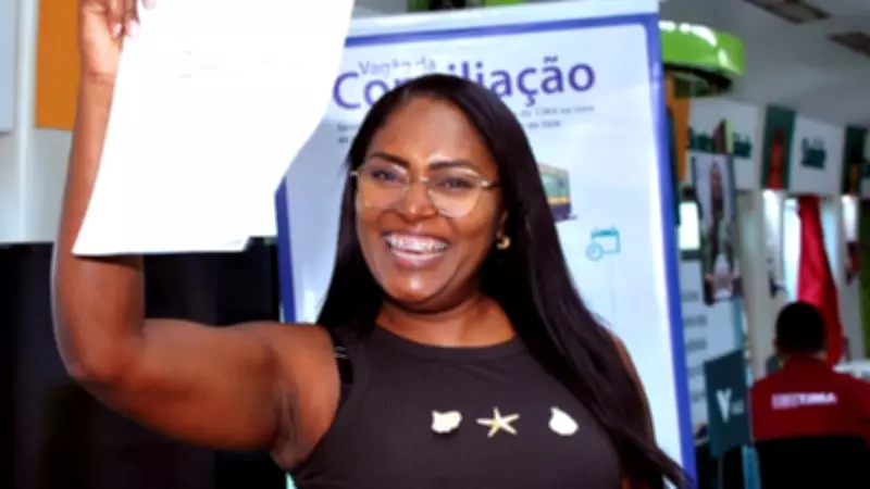 Professora muda estado civil duas vezes em menos de uma hora em trem do Maranhão