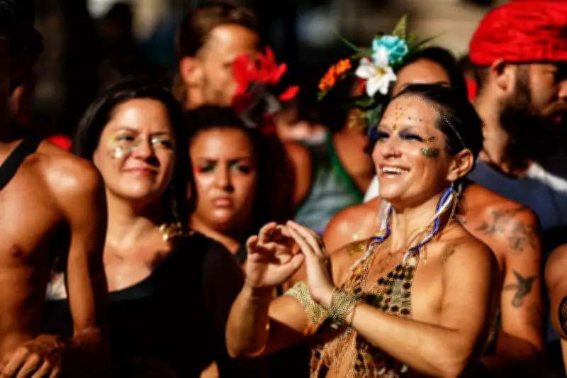 Quarta-Feira de Cinzas mantém ritmo do carnaval com sete blocos no Rio