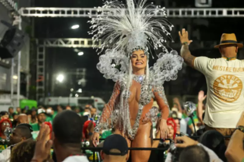 Rainha de bateria da Mocidade Independente de Padre Miguel revela paixão e truque para eventos