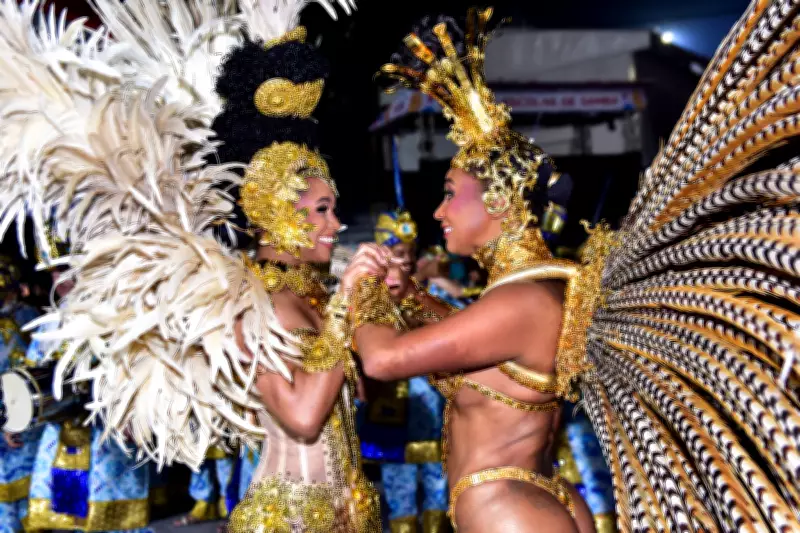 Rainhas de Bateria e Musas Brilham no Segundo Dia de Desfiles em São Paulo