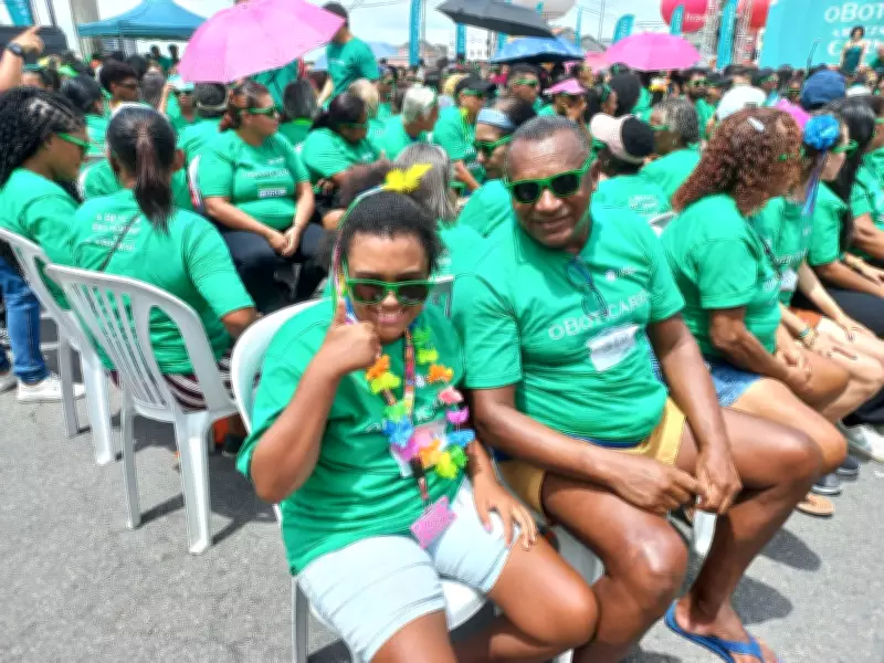 Recife conquista recorde mundial inusitado com revezamento de aplicação de perfume