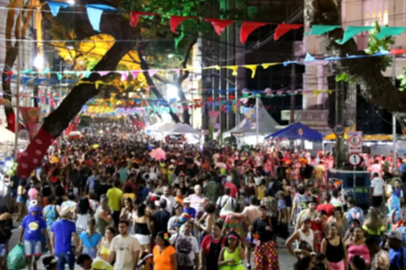 Recife lança central de teleatendimento em saúde 24h para o carnaval