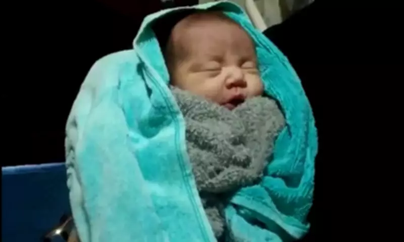 Recém-nascido prematuro sobrevive a naufrágio em Manaus dentro de cooler