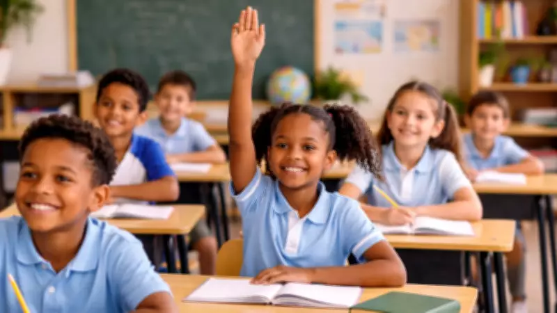 Retorno às aulas exige atenção redobrada contra mosquitos e proteção com repelentes infantis