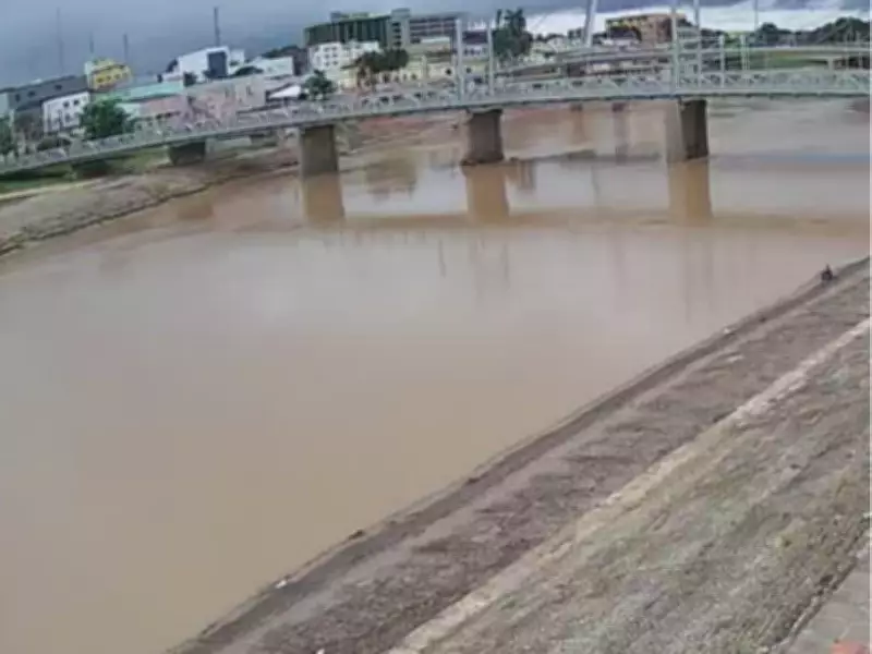 Rio Acre em Rio Branco registra vazante de 4,75 metros, mas permanece acima da cota de atenção