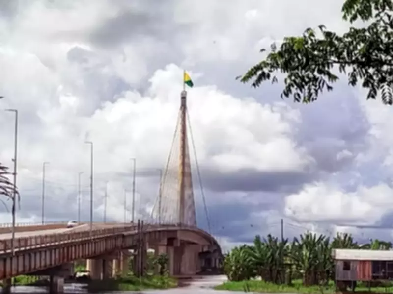 Rio Juruá recua após transbordar pela terceira vez em Cruzeiro do Sul, no Acre