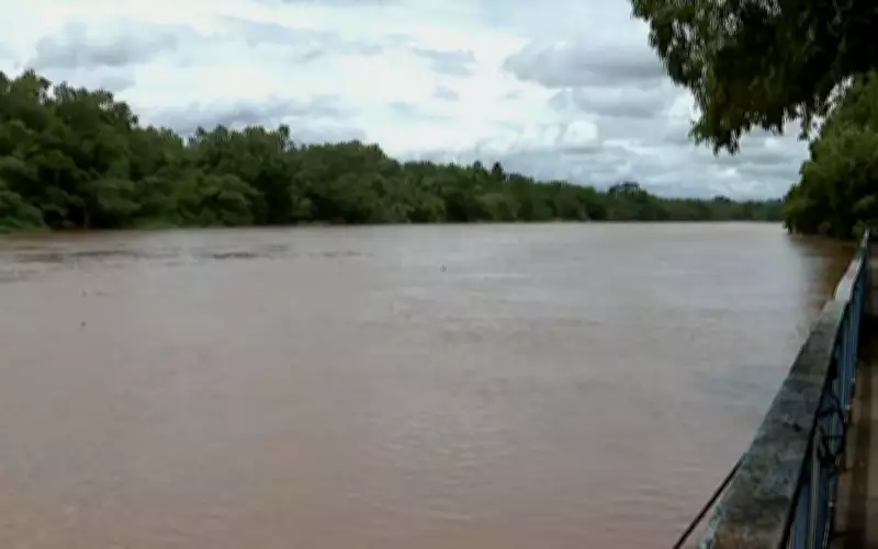 Rio Pardo em Ribeirão Preto (SP) sobe mais de 2 metros com chuvas intensas