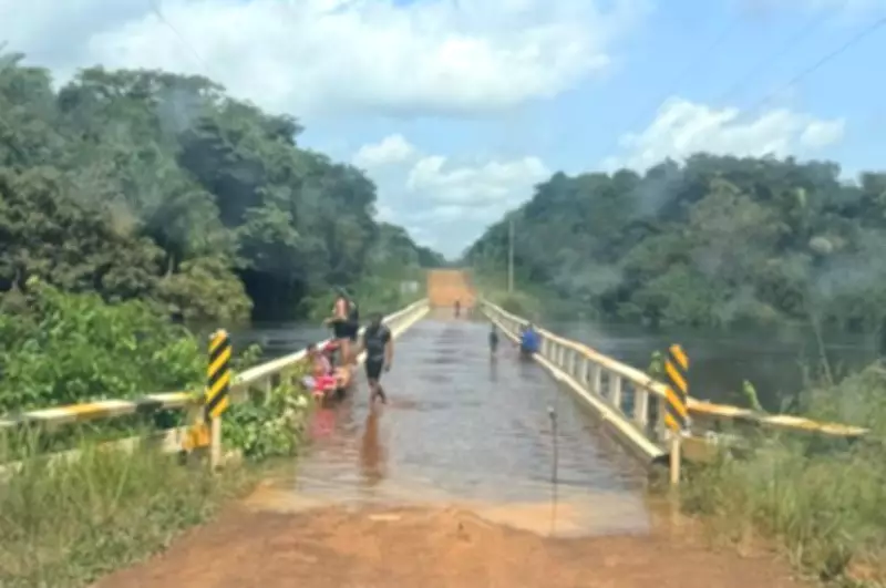 Rio Purus sobe e interdita ponte na BR-230, isolando município no Amazonas